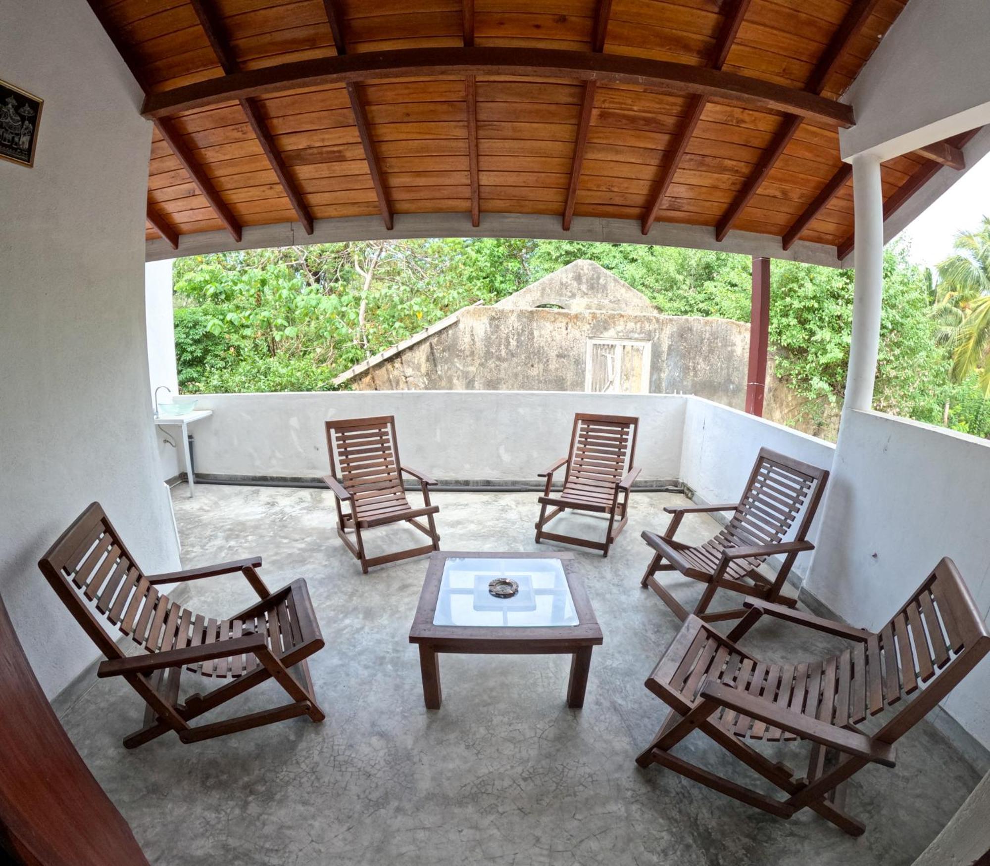 Surfbayvilla Dikwella Εξωτερικό φωτογραφία